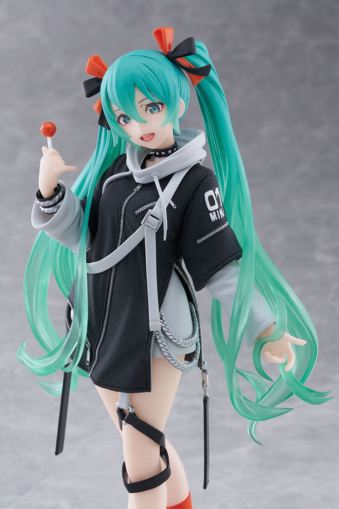 TAITO Hatsune Miku Figure - Fashion (PUNK Ver.)